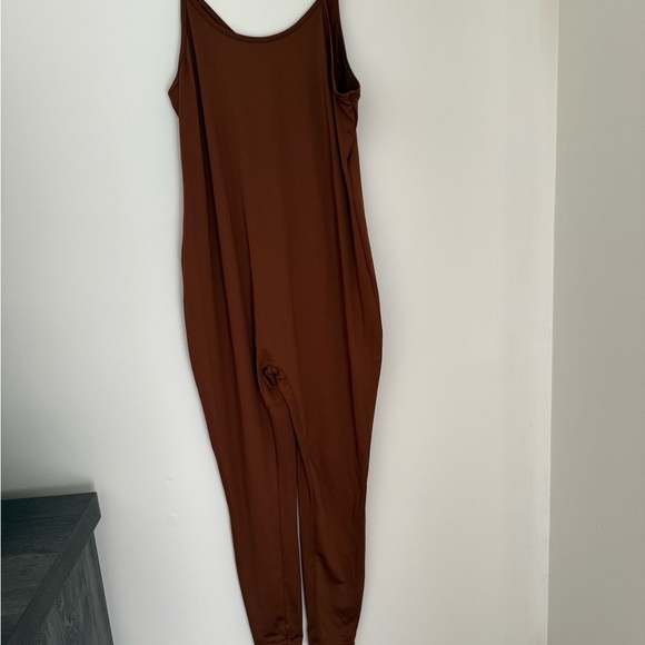 Elegant Brown Jumpsuit - Picture 2 of 8